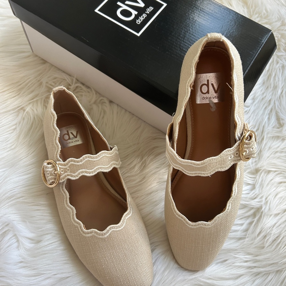 New! Dolce Vita Cream Scalloped Mary Jane Flats